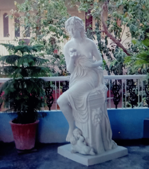 Apple Lady - Image 2