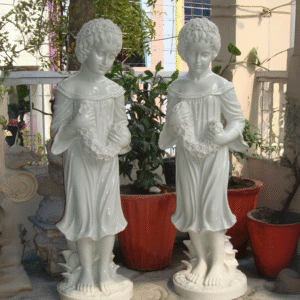 New Welcome Lady (Garland)