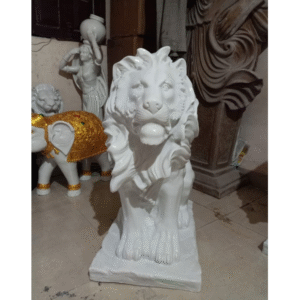 Big Sitting Lion (W)