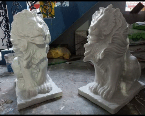 Big Sitting Lion (W) - Image 4